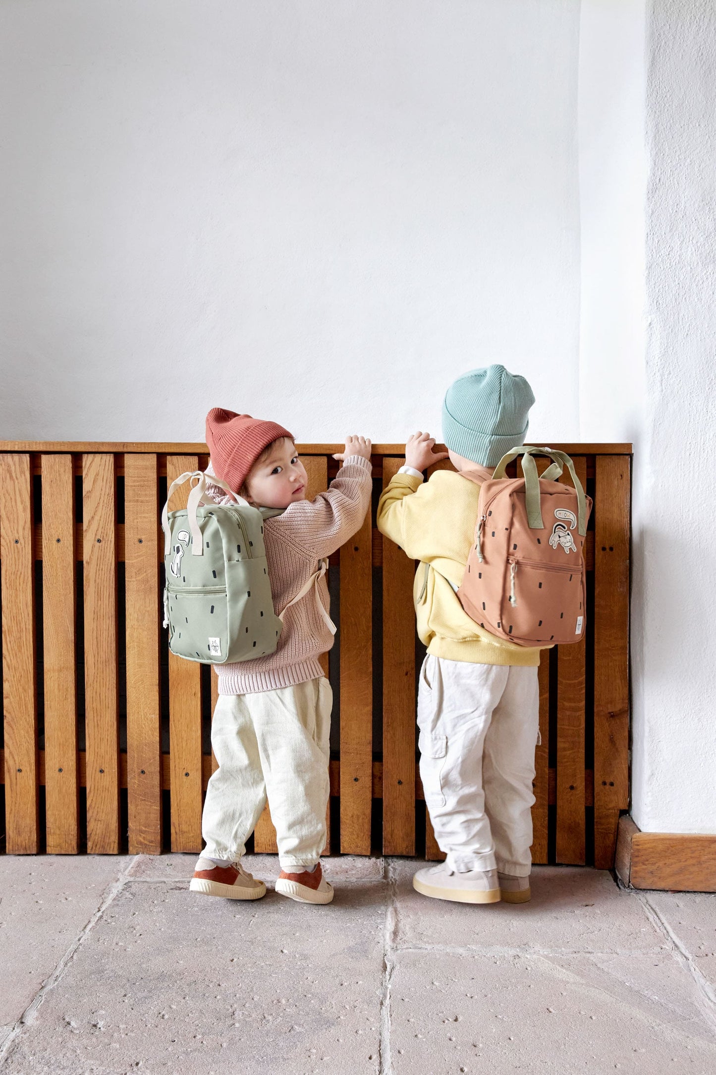 Mini Square Backpack Happy Prints ミニスクエアバックパック ライトオリーブ