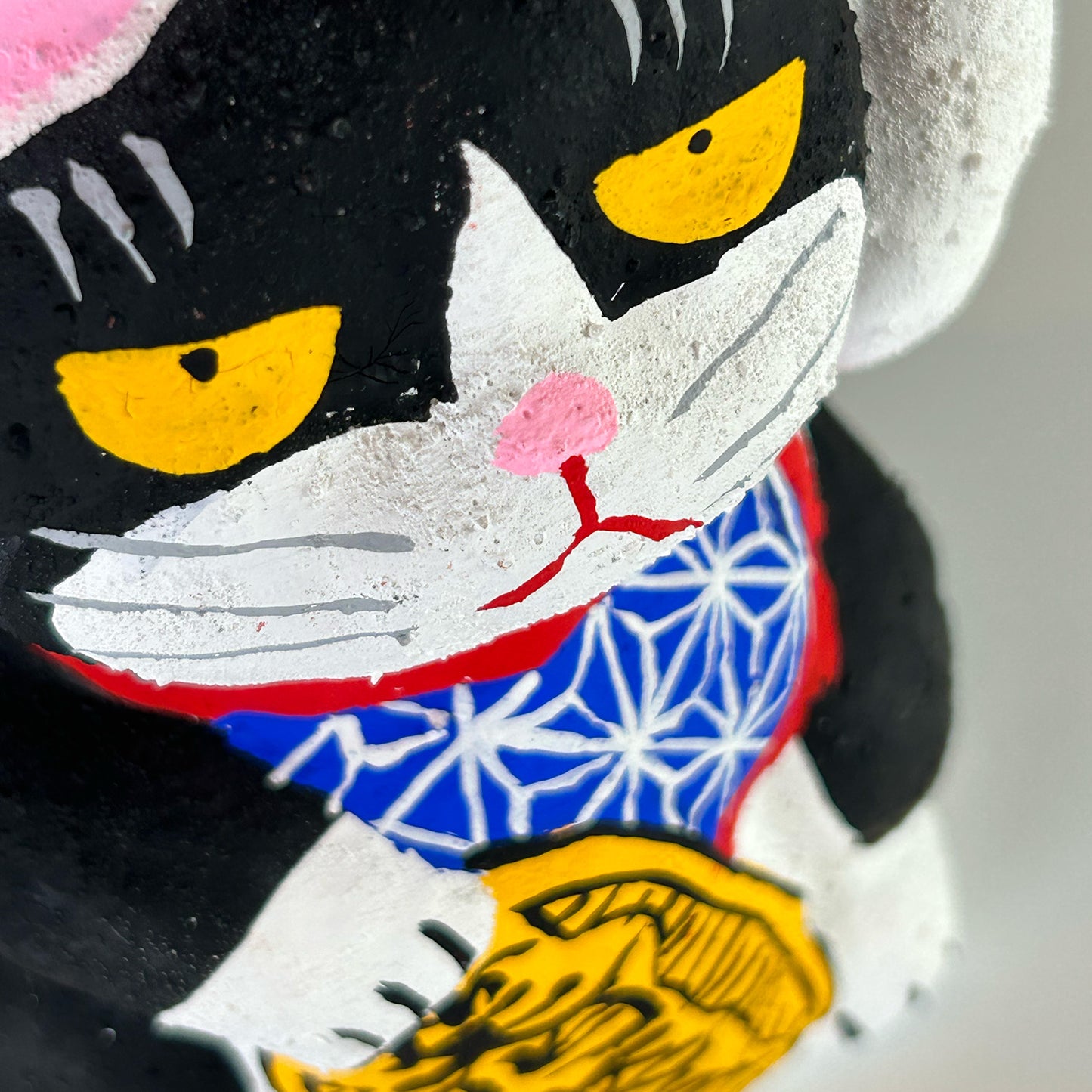 玩古庵 7号招き猫 漆喰加工 ハチワレ