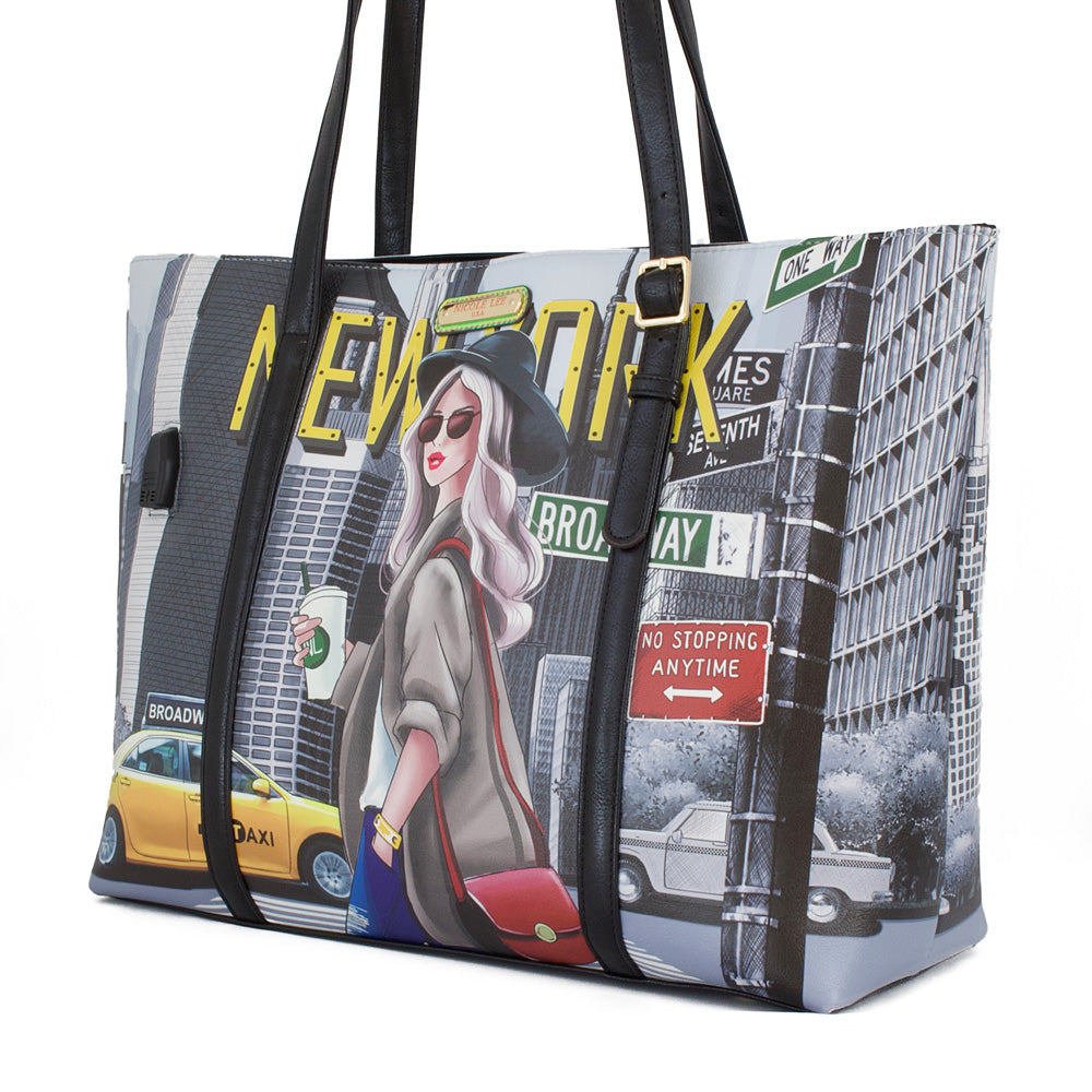 NICOLE LEE NEW YORKトートバッグ バックで充電できて便利